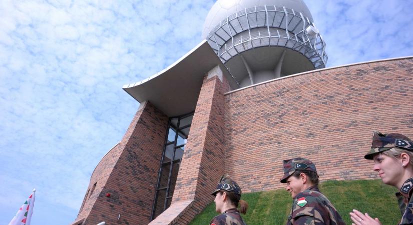 Nem csak HIMARS-rakétákat, hanem légtérellenőrző radarokat is venne Magyarország az Egyesült Államoktól