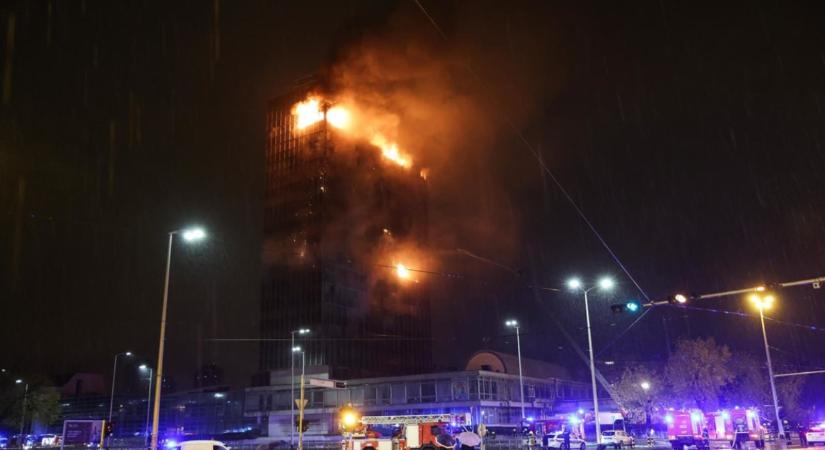 Kigyulladt Zágráb ikonikus tornya