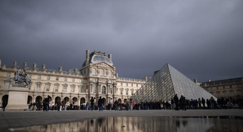Veszélyes hely lett a Louvre