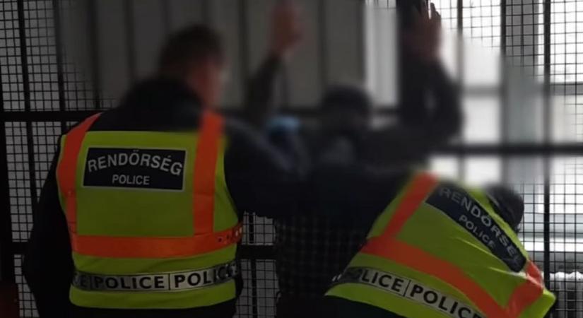 Brutálisan összeverte barátnőjét az M35-ösön