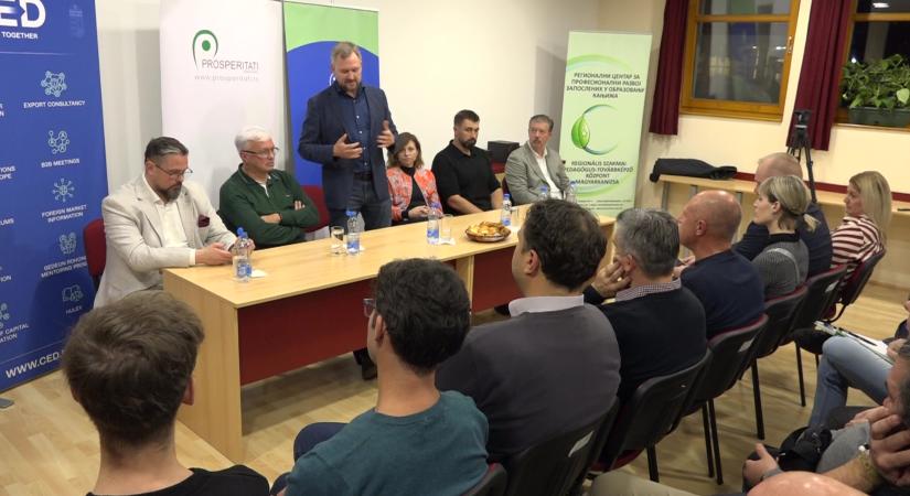 Nagy érdeklődés övezte a Rohonczy Gedeon Mentorprogram tájékoztató fórumát Magyarkanizsán