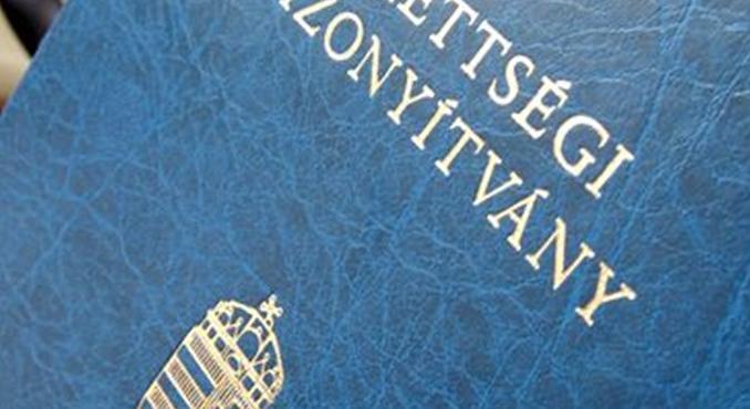 Jön a digitális bizonyítvány: 80 évig fogják elektronikusan megőrizni a dokumentumokat