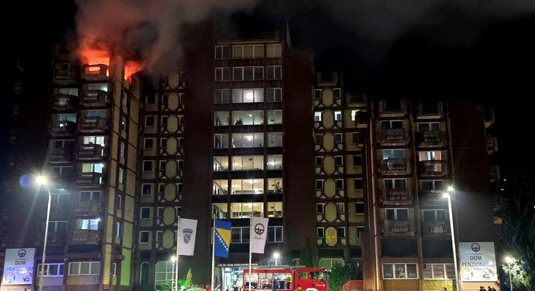 Emelkedett a tuzlai idősek otthonában kitört tűz halálos áldozatainak a száma