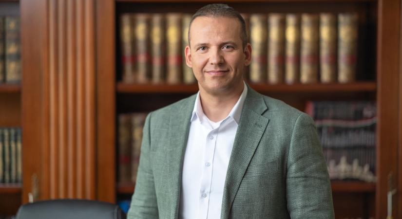 Dmitrij Medvegyevvel találkozott a Mi Hazánk elnöke