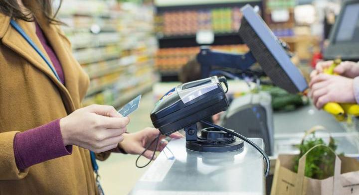 Féltucatnyi előre csomagolt élelmiszert hívtak vissza: meg ne edd, veszélyes!