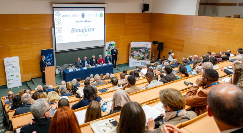 Fenntarthatóság és versenyképesség: lezajlott a 40. Óvári Tudományos Nap a Széchenyi-egyetemen