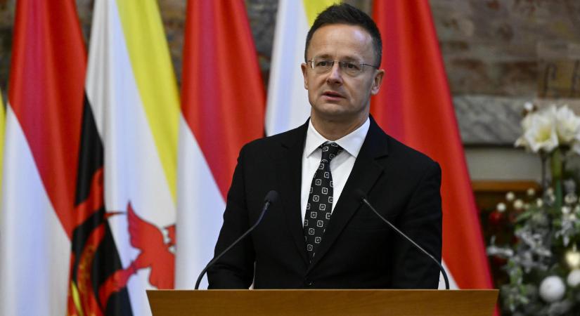 Szijjártó Péter: Minden feltétel adott Pakson az első beton februári földbe kerüléséhez  videó