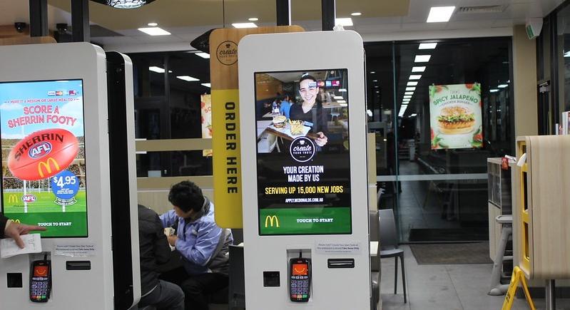 A spórolás miatt csökken az éttermi forgalom az Egyesült Államokban