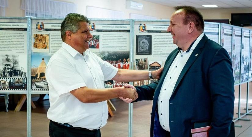 Súlyos betegséggel küzd a közkedvelt polgármester, életmentő vérre van szüksége