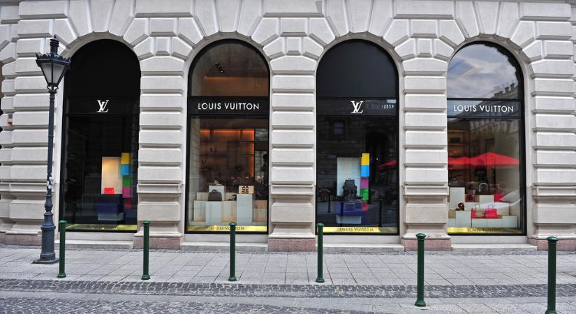 Döbbenetes rablás az Andrássy úton  Videó!