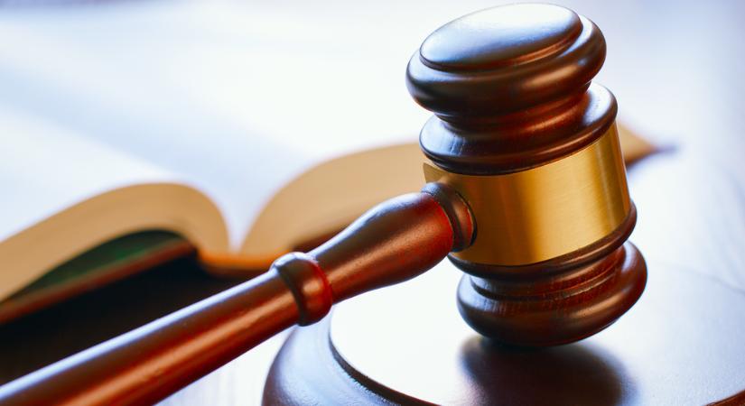 Tagadta bűnösségét a pedofiliával vádolt óvodai dolgozó a bíróságon