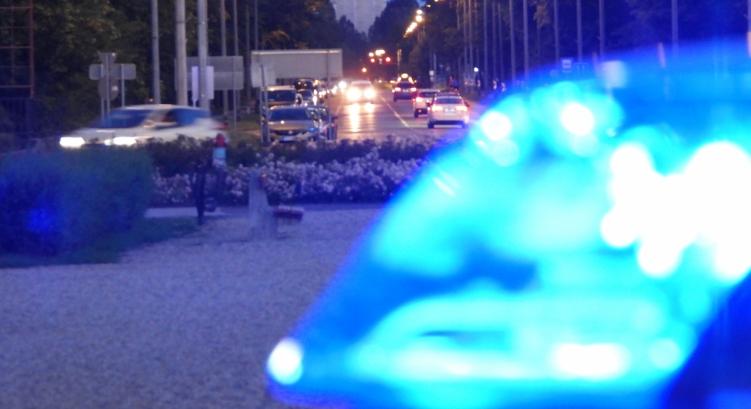 Leköpött egy autóst Vácon, rendőrök mentek érte
