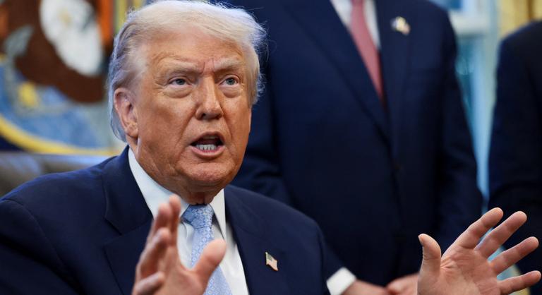 Az amerikaiak közvetlen részesedést kapnak Trump vámbevételeiből, jövőre kapják meg a „csekket”