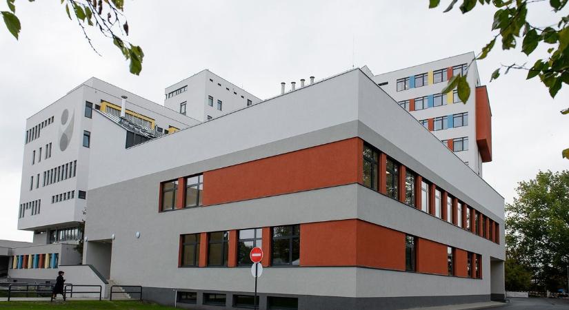 Név szerint üzentek a hatvani kórház mentőtisztjének és főorvosának – ezt írták az ellátásról