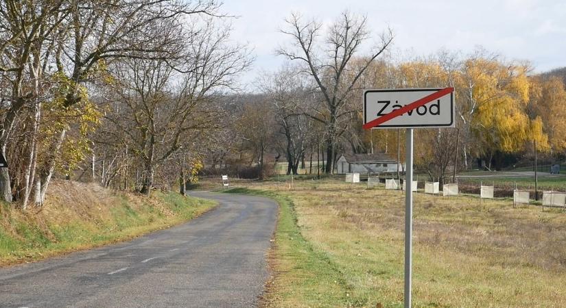 Mentőhelikopter érkezett a késsel hadonászó férfihez, mert az öccse elütötte