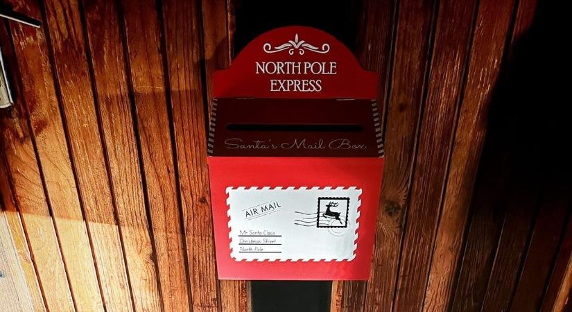 Te is felveheted a kapcsolatot a Mikulással, a nagylózsi bolt oldalára kerülnek az alkotások