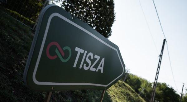 Jó tíz éve még annyira a Fidesznek kampányolt a Tisza mostani képviselőjelöltje, hogy elküldték a cégétől