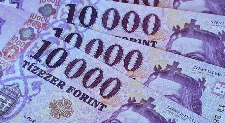 1000 eurót keres havonta egy átlagos magyar, meg lehet ebből élni?