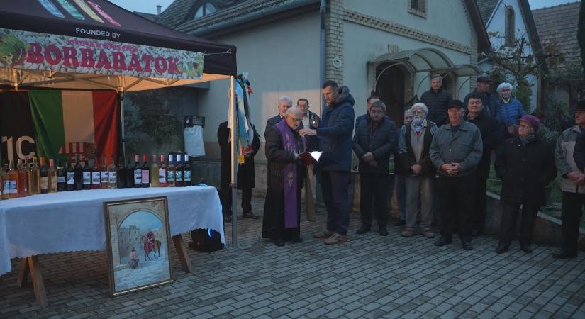 Megáldották az újborokat
