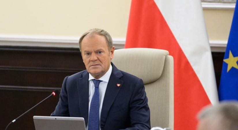 Tusk: Az orosz hírszerzéssel együttműködő két ukrán állampolgár felel a vasúti szabotázsakciókért