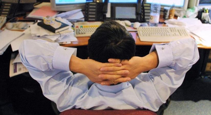 Páni félelem hajtotta szakadékba a részvényeket, csak a Richter bírta a nyomást