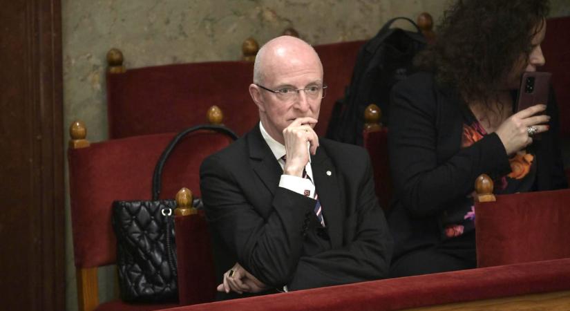 Nyomásgyakorlásra hivatkozva visszakozott a Kúria, amely törvénysértően függesztette fel Kovács András tanácselnököt