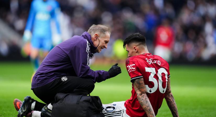 Hetekre dőlhet ki a sorból a Manchester United nemrég szerződtetett csatára