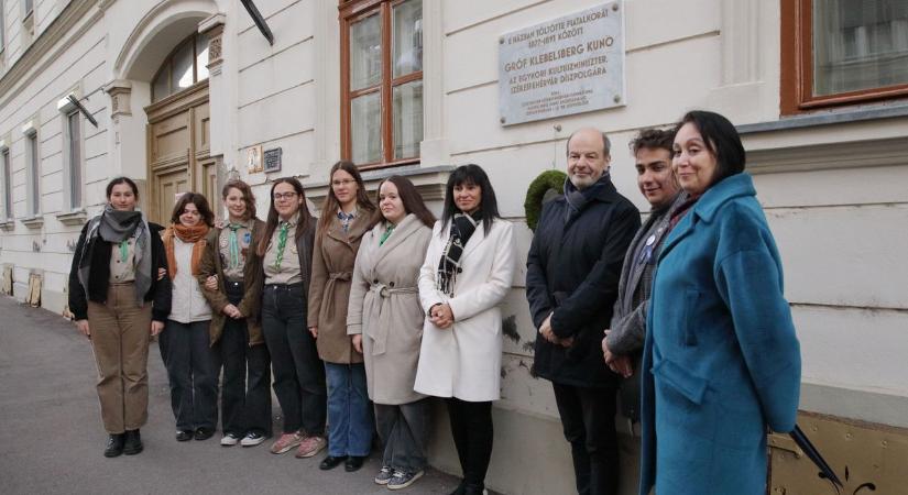 Az egykori kultuszminiszterre emlékeztek Fehérváron (galéria)