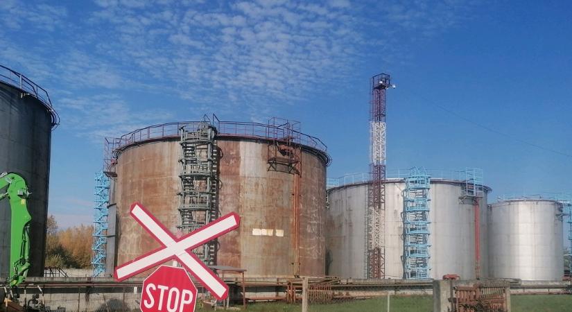 Riasztóan súlyos balesetveszély Szatmár megyében – több ezer tonna műtrágyát tárolnak szabálytalanul