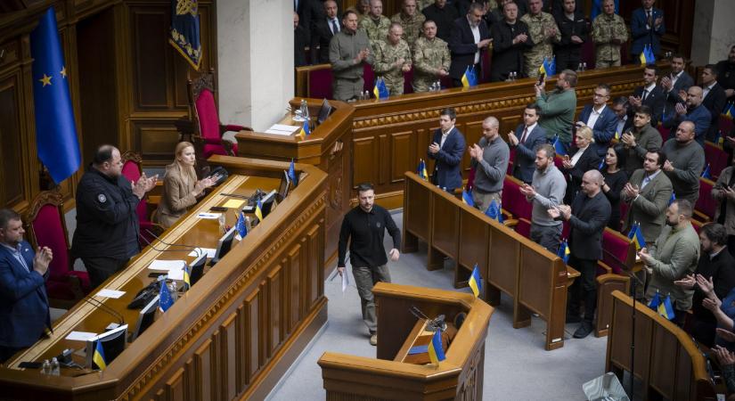 Őrület az ukrán parlamentben