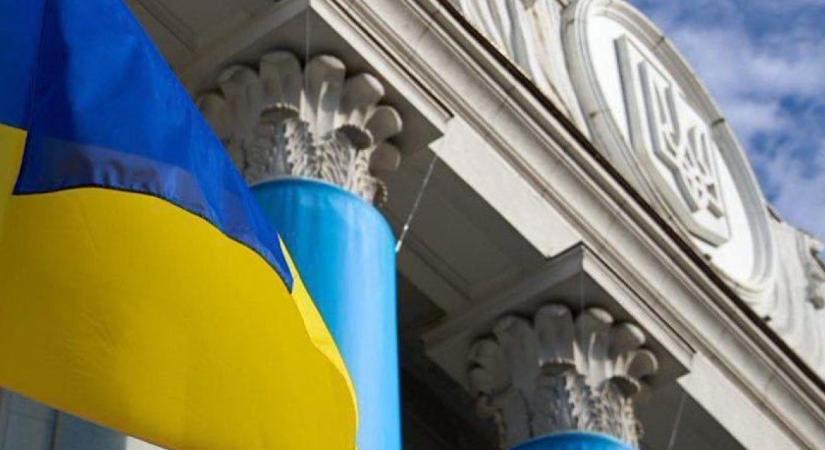 Fizikai kényszerrel akadályozták meg az ukrán parlamentben két miniszter menesztését