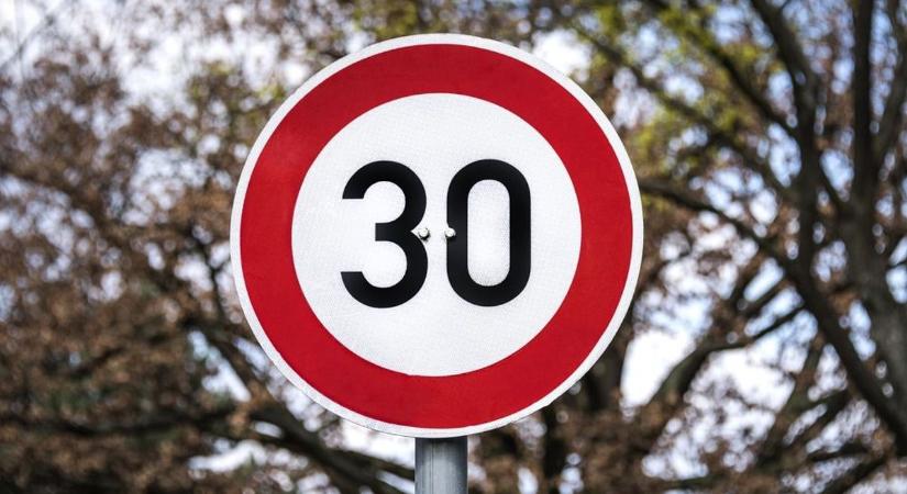 Szegeden egy utcában 30-cal mész be, de 90-nel jöhetsz ki – tényleg így van?