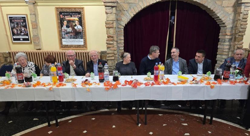 47 éves a Városi Nyugdíjasklub Sárbogárdon: Ünnep a közösség örökifjaival!