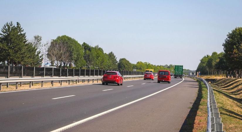 Olyan változásokat jelentett be Lázár János, amit minden hevesi meg fog érezni!