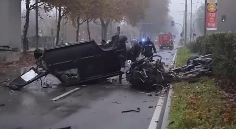 Brutális ütközés Milánóban: darabokra szakadt egy Brabus G-osztály ütközés után