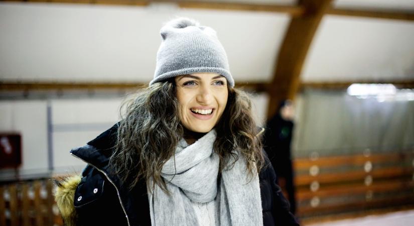 Zsíros a hajad a hidegtől és sapkától? Ezek a samponok helyrebillentik a fejbőrt