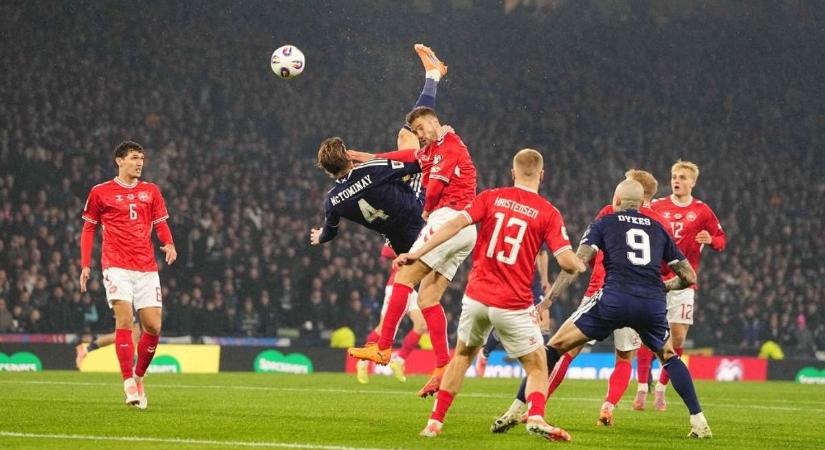 Dráma: Skócia elképesztő meccsen, ollózós góllal harcolta ki a vb-szereplést, Ausztria is kvalifikált