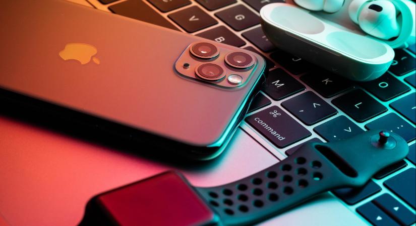 Szokatlan lépés az Apple-től: eltörölhetik az iPhone-ok egy funkcióját
