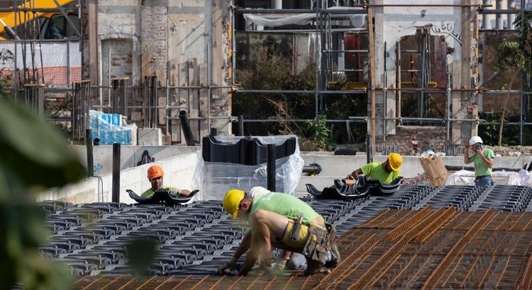 Tízezrek kerülhetnek bajba, tömegesen hiányzik a kötelező biztosítás az építőiparban