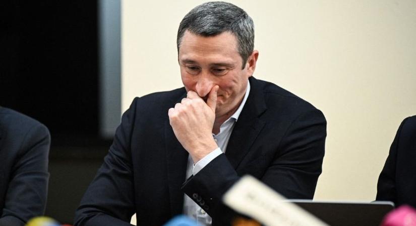 Szorul a hurok, már majdnem Zelenszkijt is eléri: őrizetbe vették az egyik legfontosabb ukrán politikust – „Ez számomra döbbenetes”