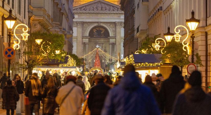 Gulyás levest 5500 forintért ehetsz ebben a karácsonyi vásárban, de még vannak olyan tételek, amitől lehidalsz