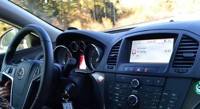 Középiskolások ingyenes jogosítványa: 36 szolnoki diák ment át eddig katonai oktatónál a forgalmi vizsgán