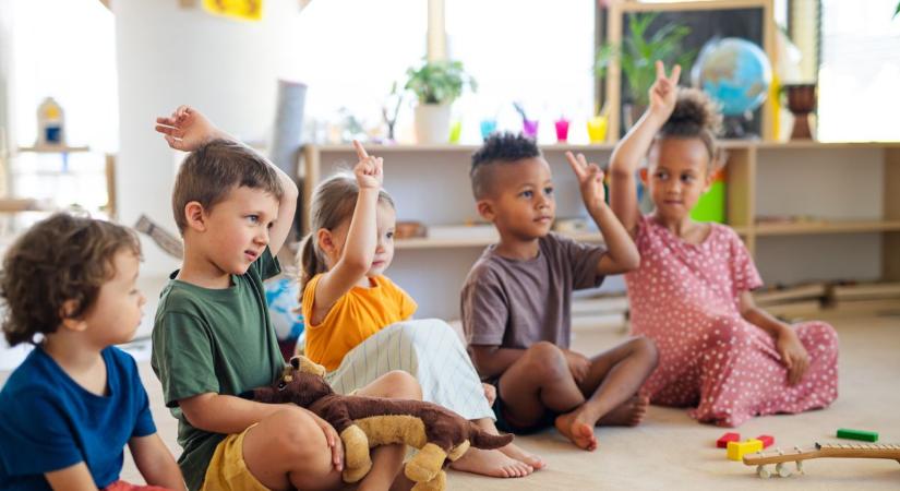 Idegen akarta elvinni az egyik gyereket az óvodából, a másik pedig csak kilépett a kapun