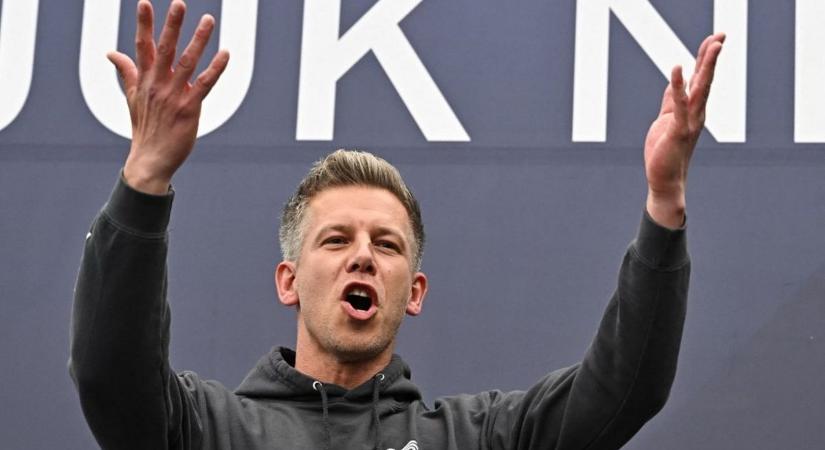 Így játssza el a demokráciát Magyar Péter: a Tisza Párt alkalmazottai és koordinátorai is jelöltek lettek