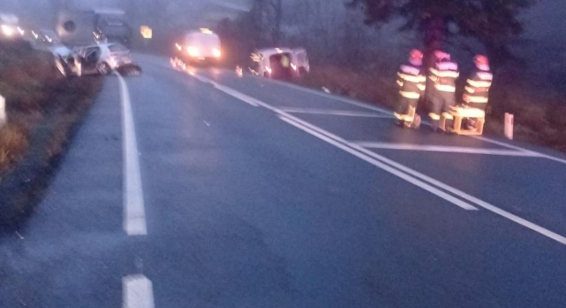 Felborult egy veszélyes anyagokat szállító tartálykocsi – A forgalmat Felsőtömösnél leállították