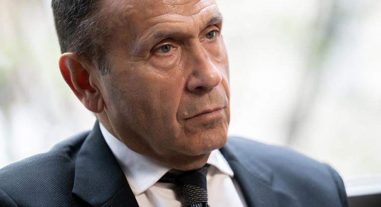 Gyárfás Tamás nehezen viseli a börtönlétet, az ügyészség azonban nem tágít