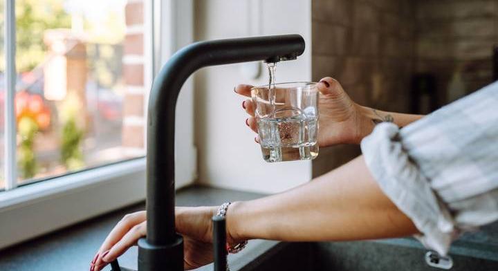 Ha ezt teszed, korlátozzák az ivóvízhez való hozzáférésed