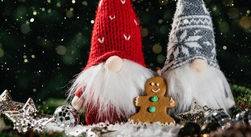 Karácsonyi manó dekoráció újrahasznosítással: üres öblítős flakon lesz az alapja!