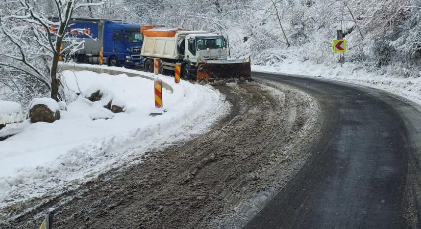 Hegyvidéken bevetették a hótakarítókat (VIDEÓ)