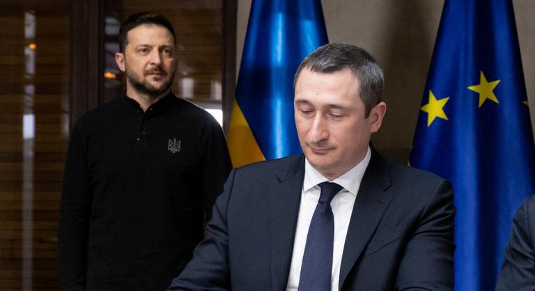 Letartóztatták a korábbi miniszterelnök-helyettest, ez a Zelenszkij-kormány eddigi legnagyobb korrupciós botránya
